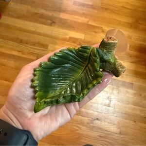 Set of two - Discontinued Thrive suction cup leaf dishes